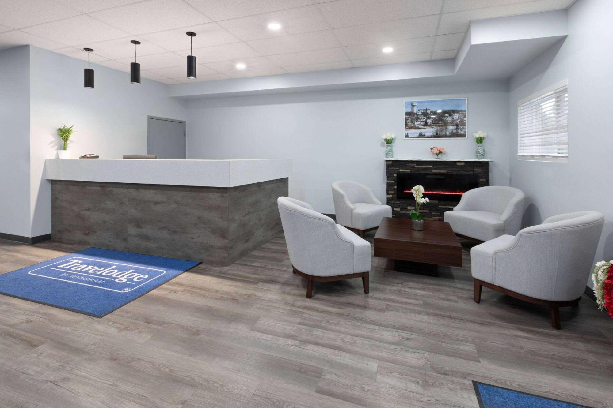 Travelodge By Wyndham Cochrane Dış mekan fotoğraf