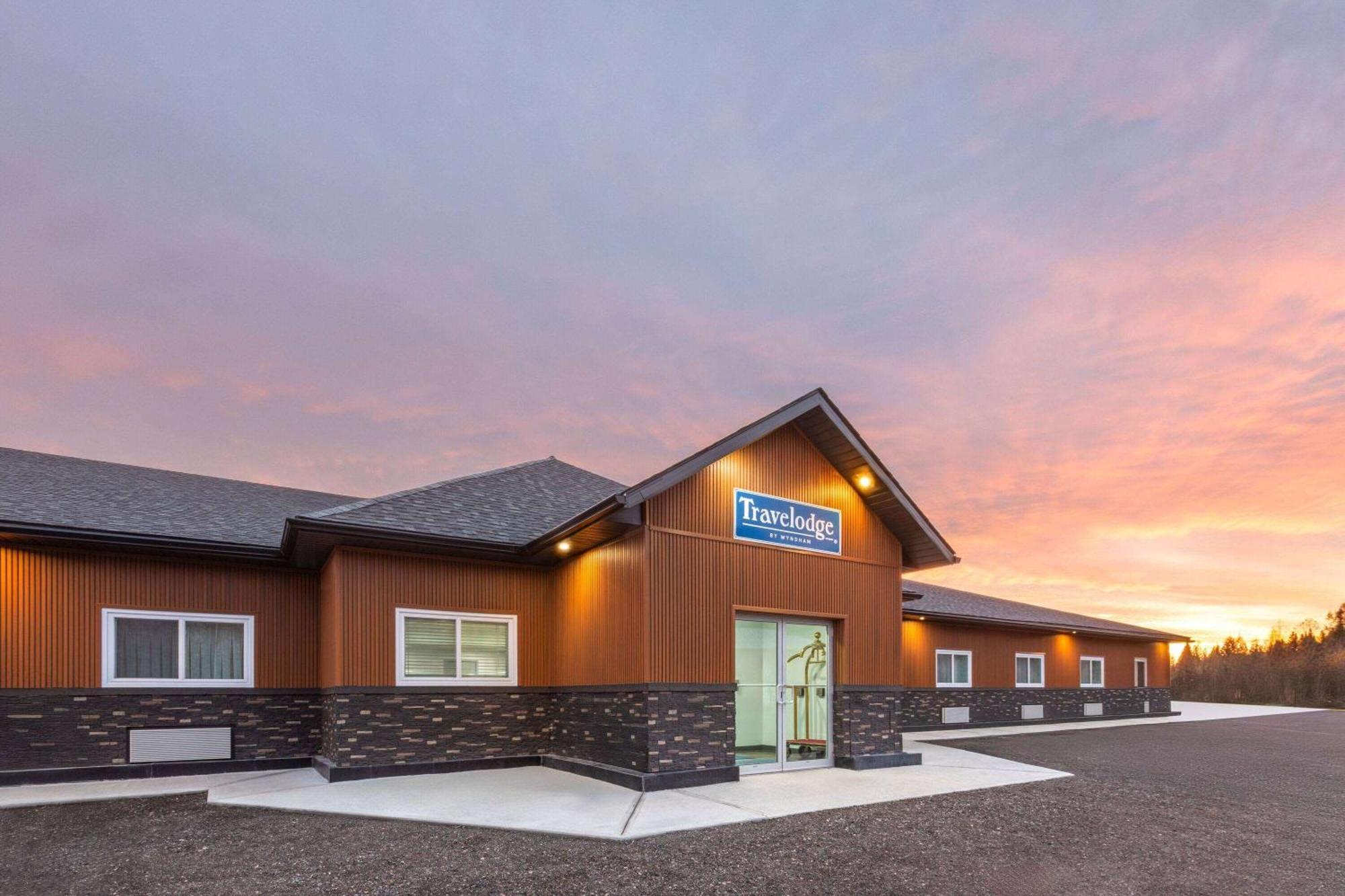 Travelodge By Wyndham Cochrane Dış mekan fotoğraf