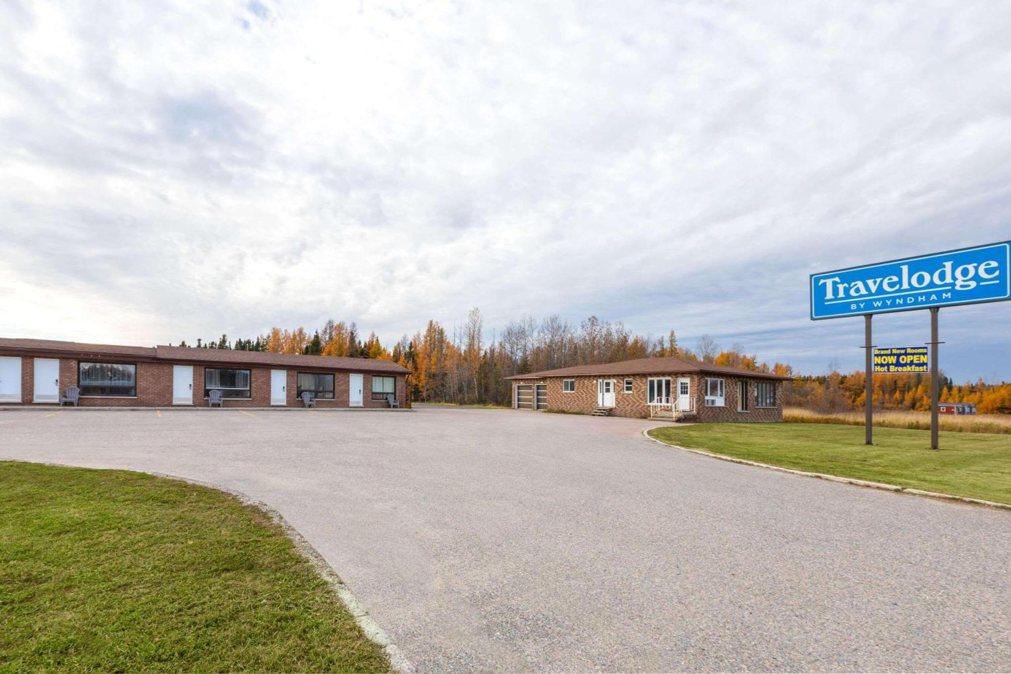 Travelodge By Wyndham Cochrane Dış mekan fotoğraf